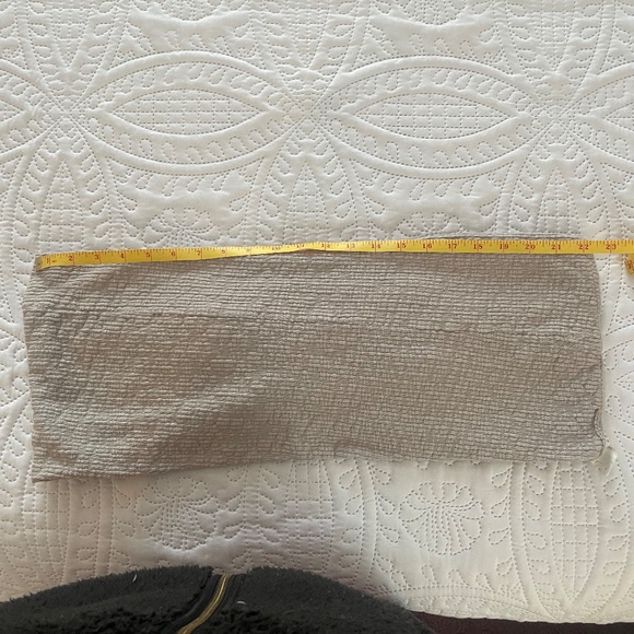 Gray Ladies Scarf With Hidden Storage Pouch - Picture 6 of 9